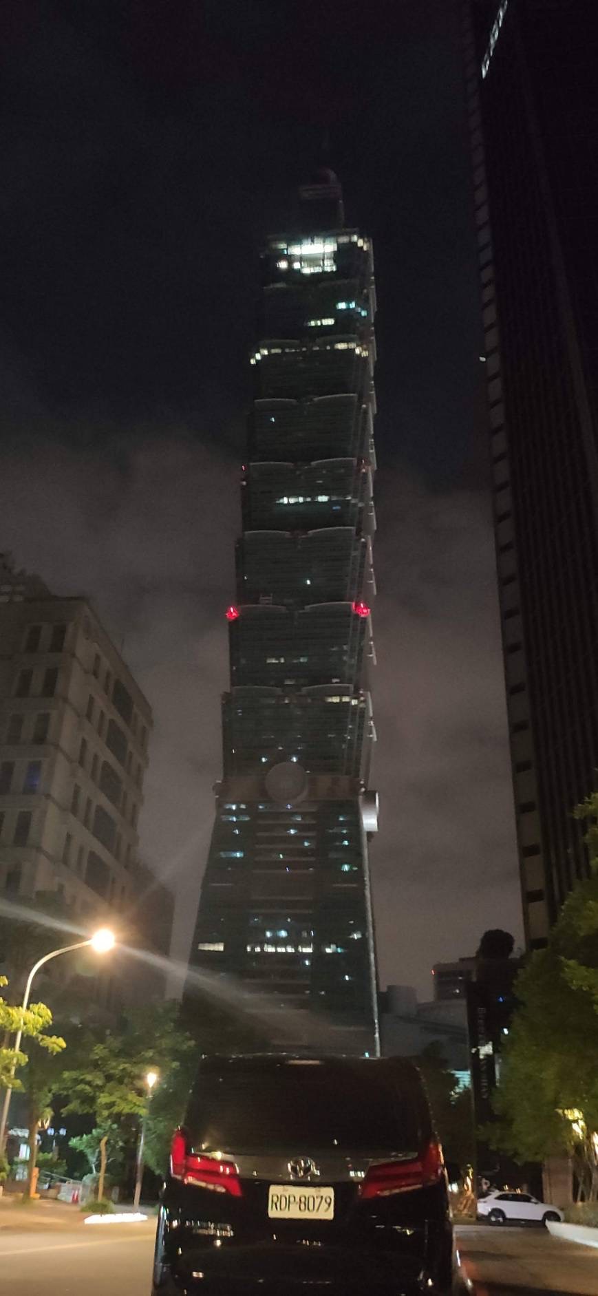 Ms. Li Recommends – Strolling Around Taipei 101 